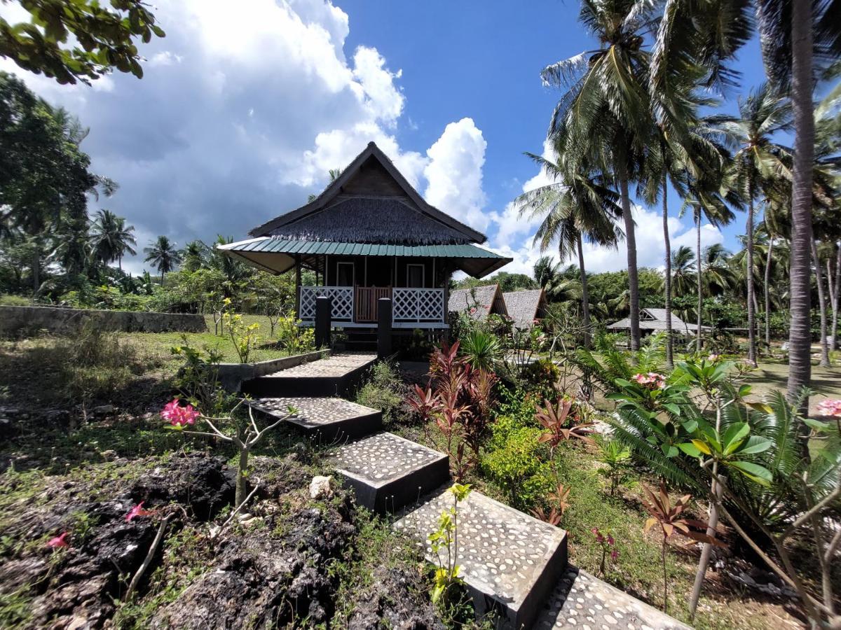 Sunari Beach Resort Selayar Matalalang ภายนอก รูปภาพ