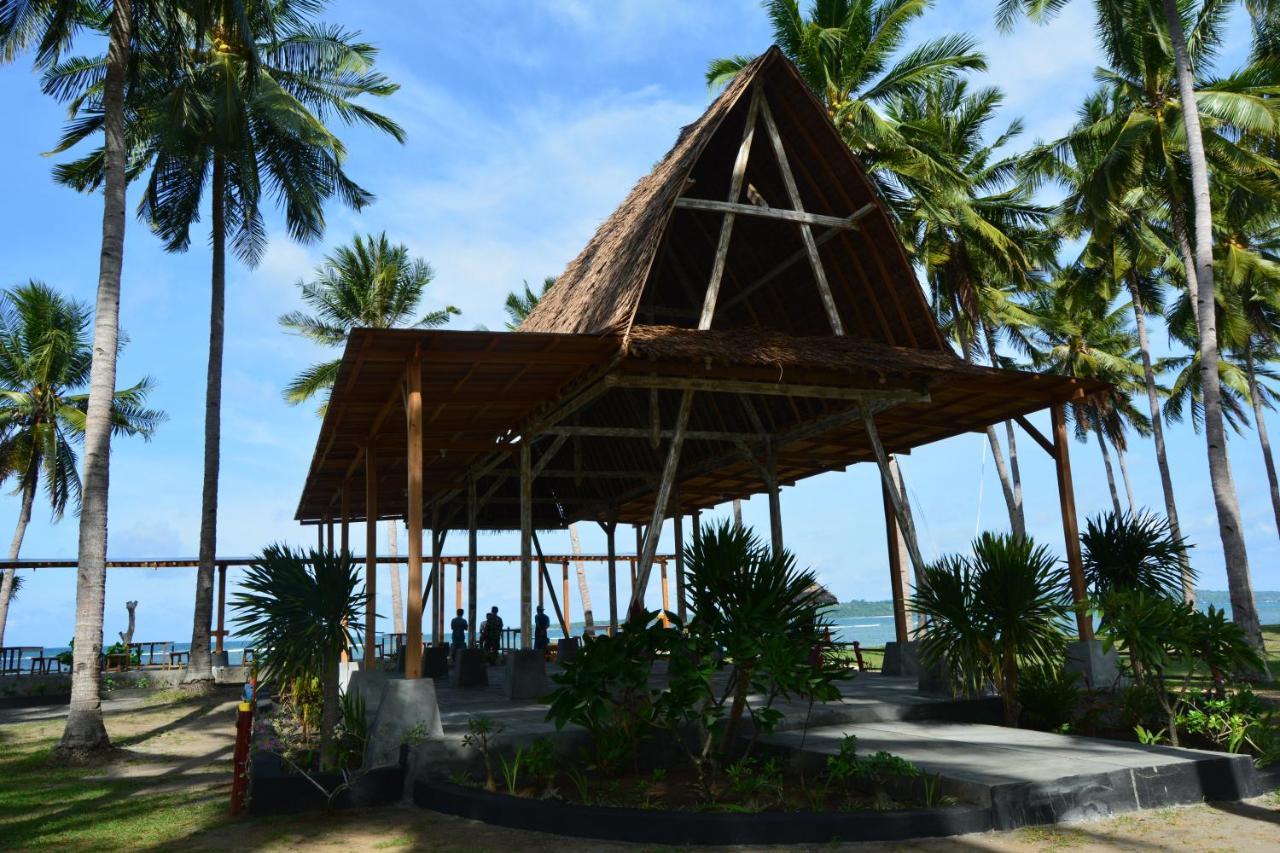 Sunari Beach Resort Selayar Matalalang ภายนอก รูปภาพ