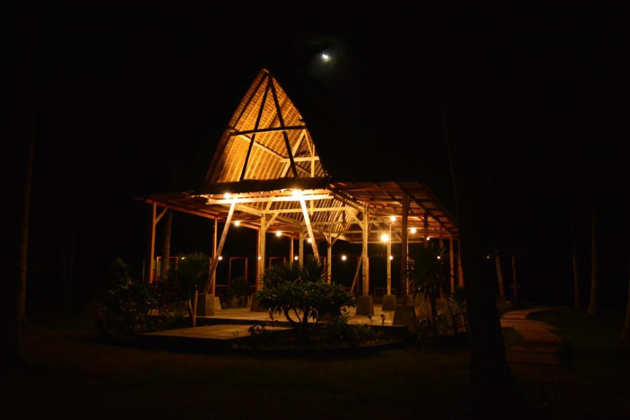 Sunari Beach Resort Selayar Matalalang ภายนอก รูปภาพ