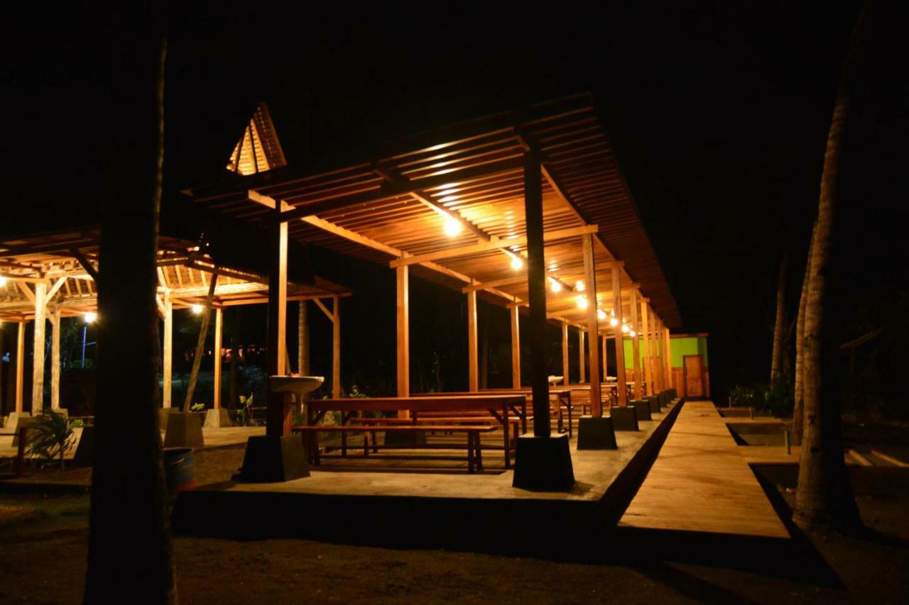 Sunari Beach Resort Selayar Matalalang ภายนอก รูปภาพ