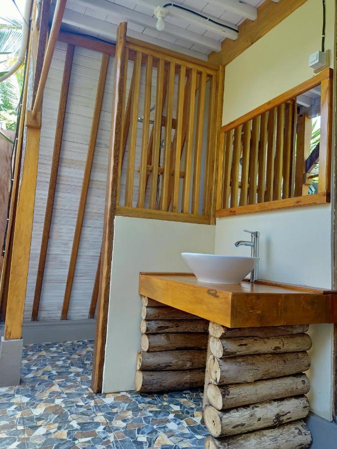 Sunari Beach Resort Selayar Matalalang ภายนอก รูปภาพ