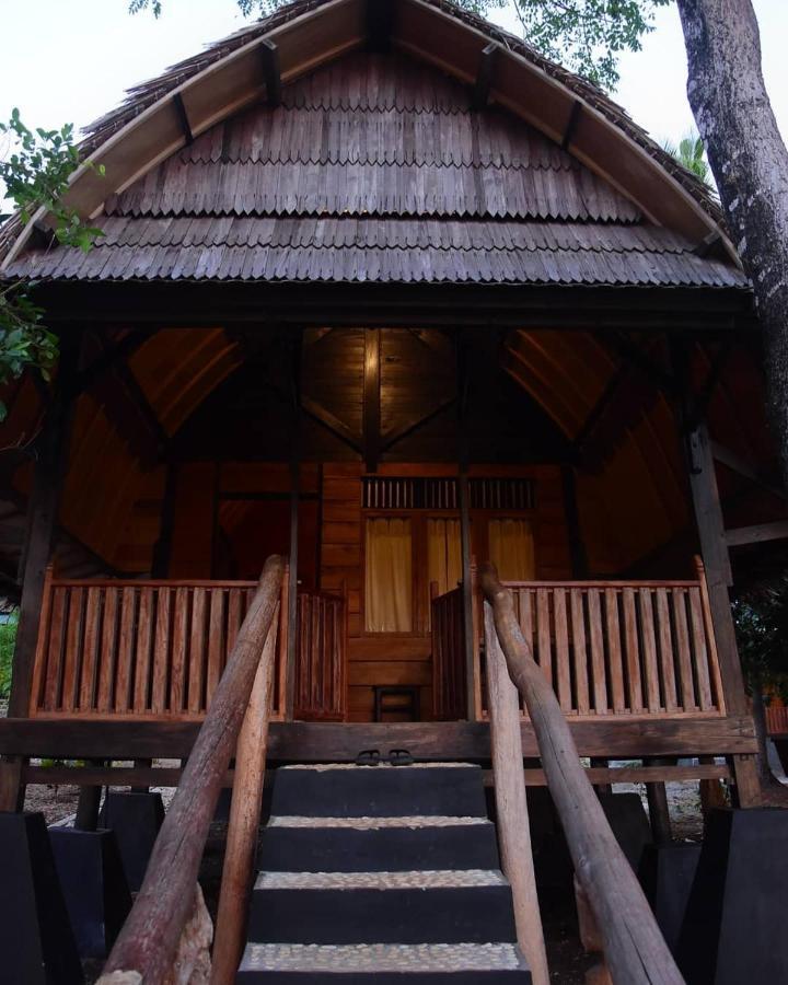 Sunari Beach Resort Selayar Matalalang ภายนอก รูปภาพ